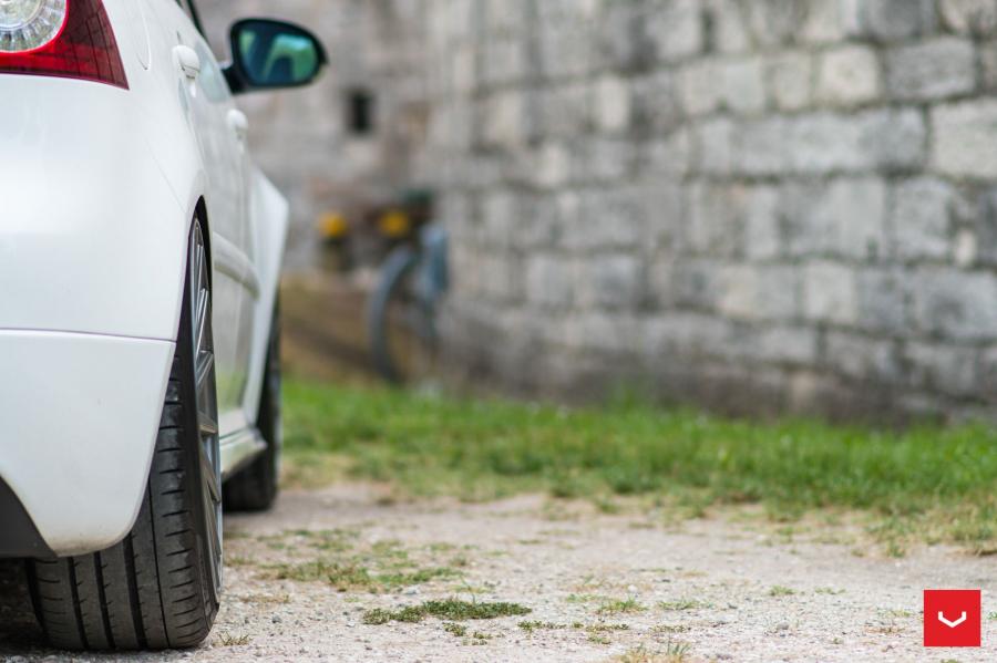 Детали экстерьера Volkswagen Golf GTI on Vossen Wheels (VFS2) 2017 года  (фото 22 из 28)